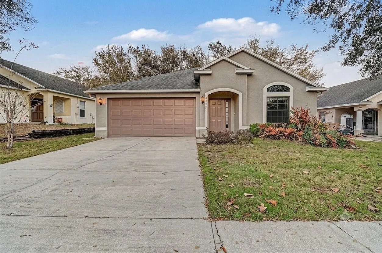 5 bed, 2028 sqft, $2,799 — Photo 2