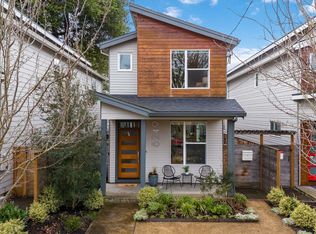 8249 N Chautauqua Blvd, Portland, OR 97217