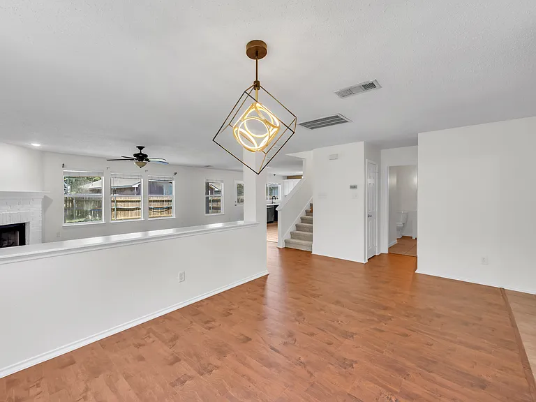 13221 Elmhurst Dr — Photo 10