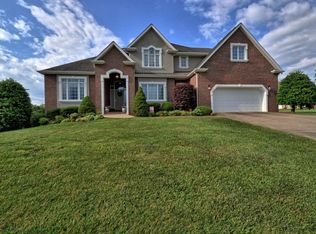 2 Green Leaf Ct, Johnson City, TN 37604