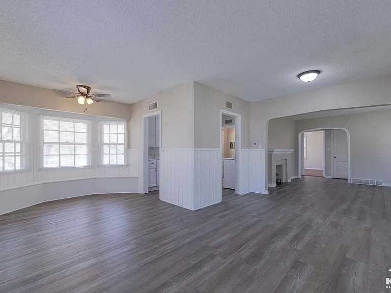 654 N Glendale St — Photo 13