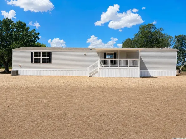 449 HURST LN, Seguin, TX 78155