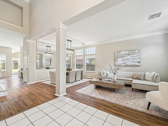 3rd image of 4643 Forest Home Dr