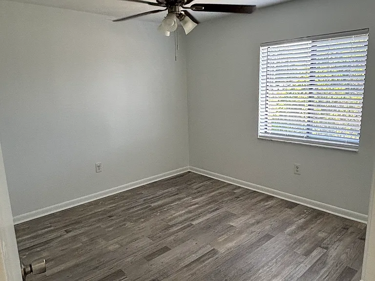 1618 Adams Cir S — Photo 7
