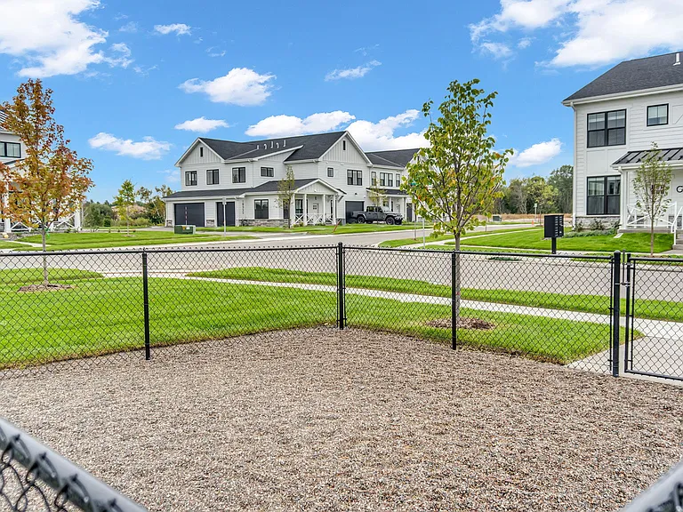 Sandhill Parkway Townhomes — Photo 64