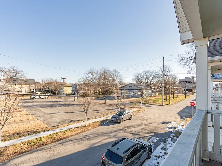 110 W 19th St — Photo 22