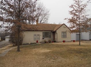 1301 W Main St, Council Grove, KS 66846