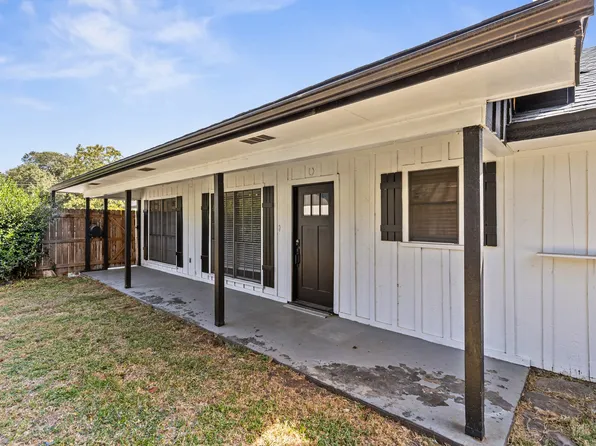 1700 Laurel Lake Dr, Waco, TX 76710