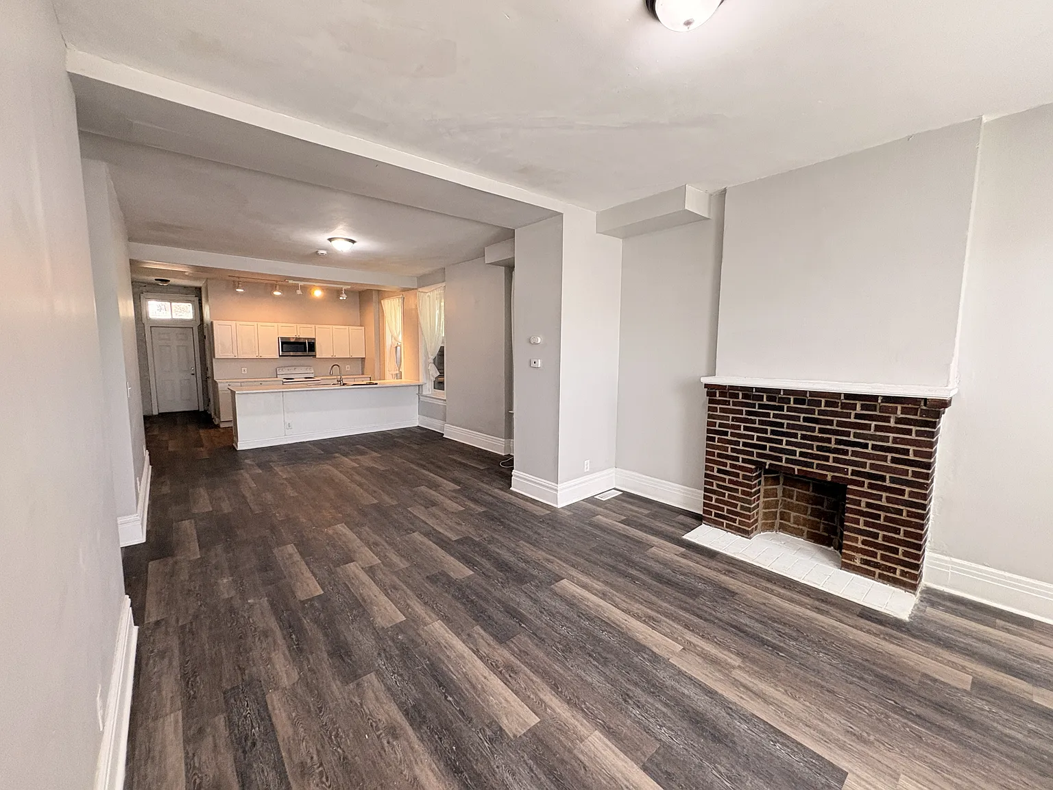 2127 Chippewa Street - 1 — Photo 3