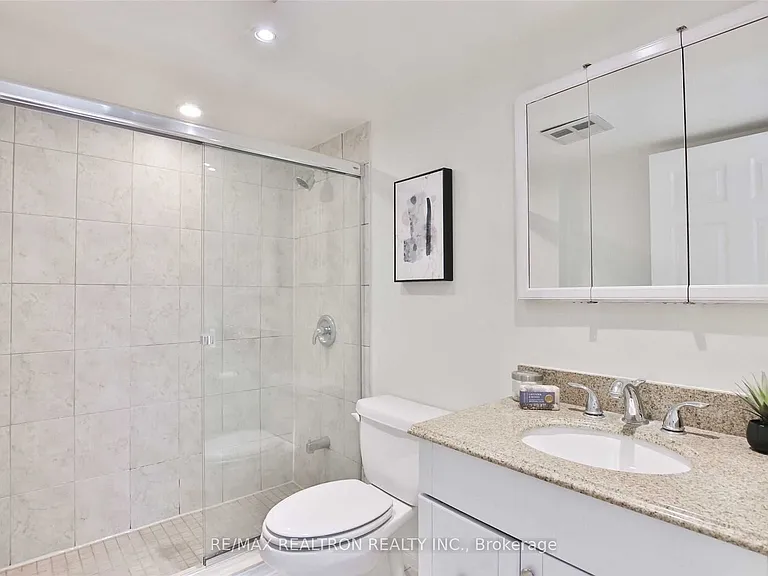 77 Maitland Pl #326 — Photo 20