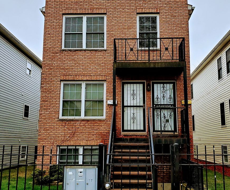 1st image of 1453 E 72nd St #3