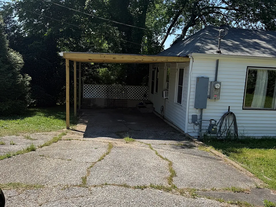 123 Leeper St