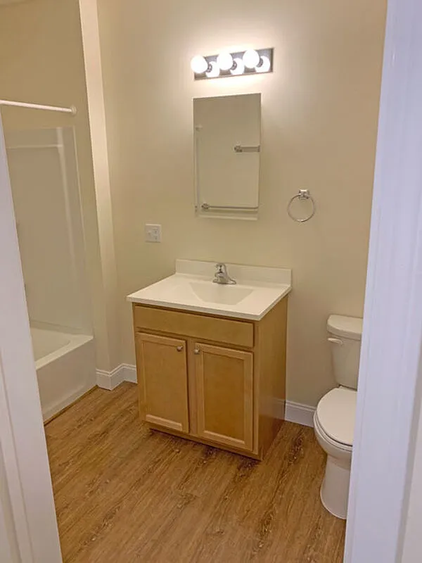 2 bed, 1.0 bath, $2,340 — Photo 3
