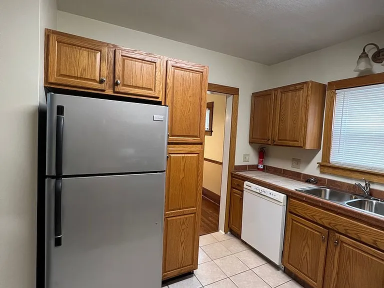 534 E Prospect St — Photo 3