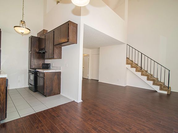 4th image of 11545 Moorpark St APT 217
