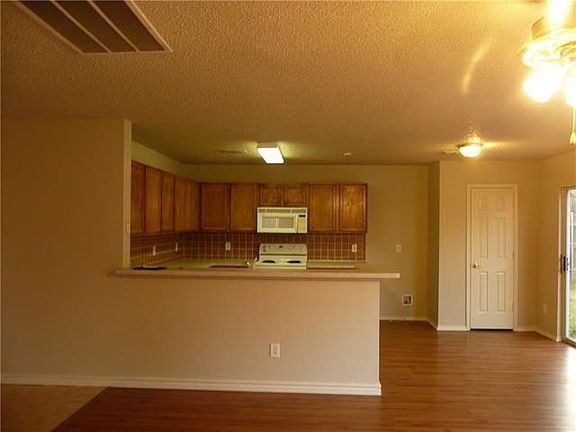 2nd image of 10068 Chapel Oak Trl