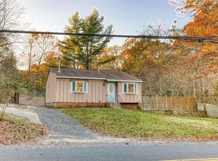 24 Ashton Rd, Medford, NY 11763