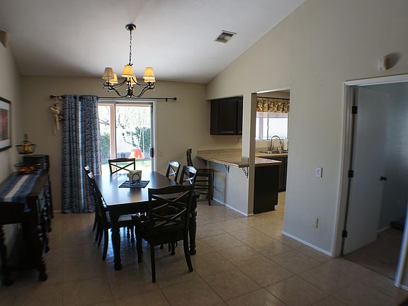 4th image of 2801 W Goldfield Dr