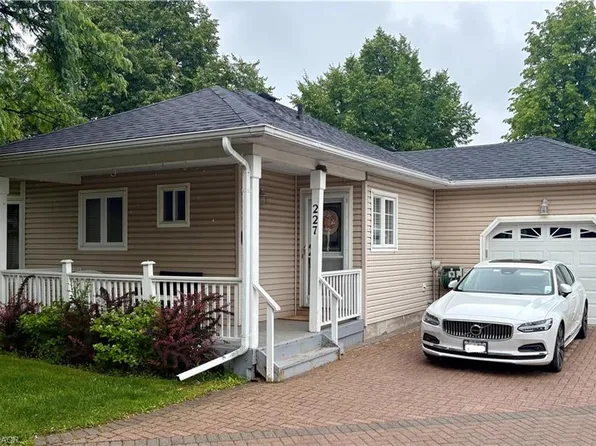 227 Silverbirch Blvd, Hamilton, ON L0R 1W0