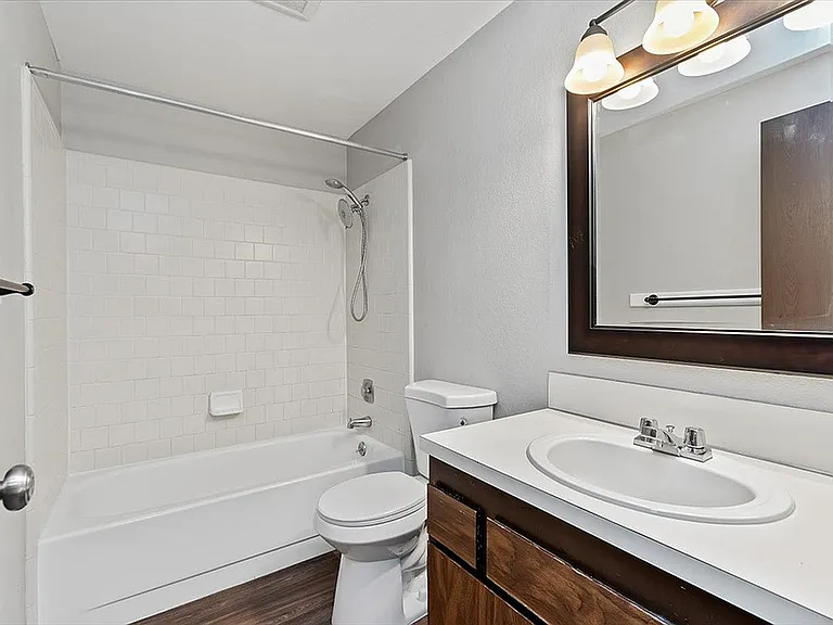 The Landon — Photo 19