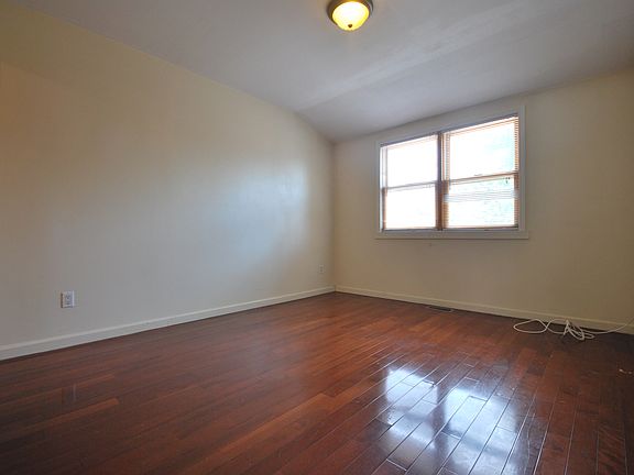 4th image of 19810 56th Ave #2