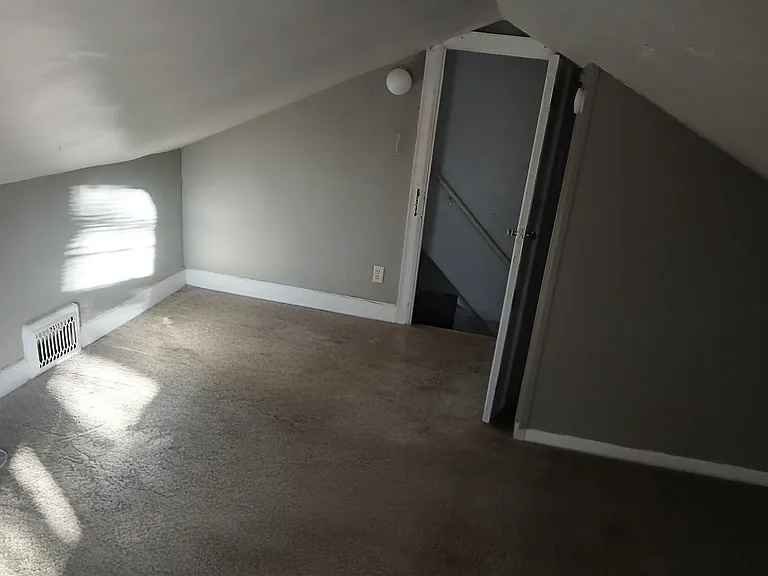 407 N Covell Ave — Photo 5