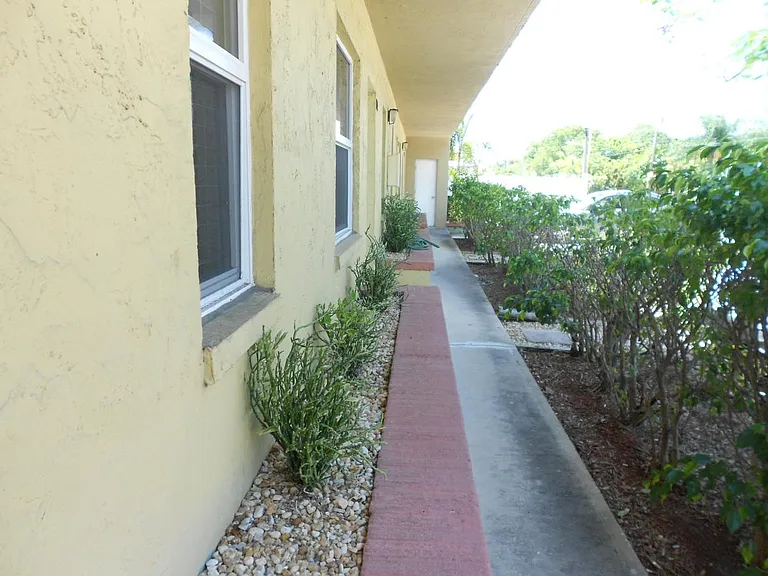 2301 NE 6th Ave #204 — Photo 6
