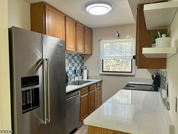 5th image of 1017 County Road 521