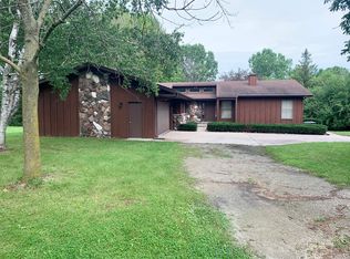 11 Green Way Dr #1, Combined Locks, WI 54113