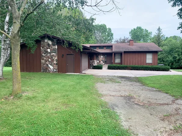 11 Green Way Dr #1, Combined Locks, WI 54113