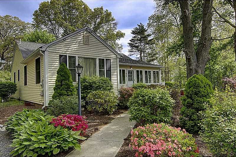 2nd image of 65 Oak Hill Dr