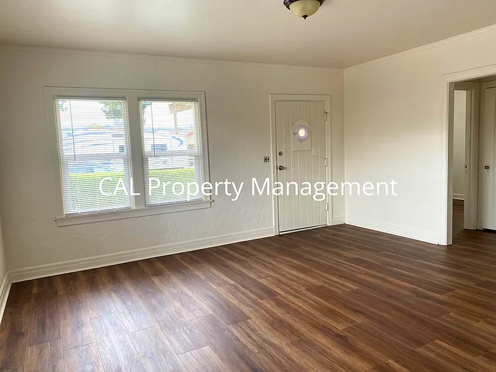 2 bed, 1.0 bath, 1000 sqft, $2,195 — Photo 2