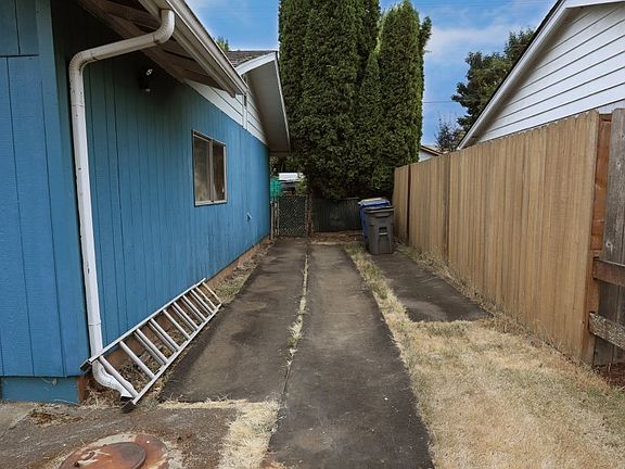 4th image of 2907 NE 98th Ave