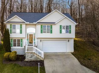 438 December Ln, Morgantown, WV 26508