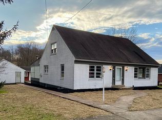 208 Walnut St, Green Lane, PA 18054