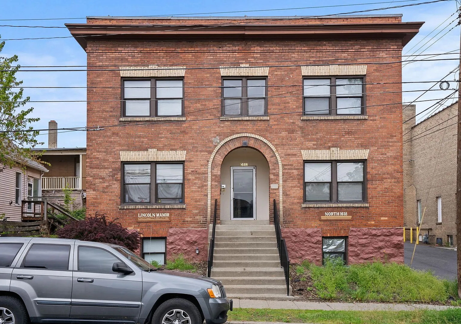 Lincoln Manor Apartments — Photo 3