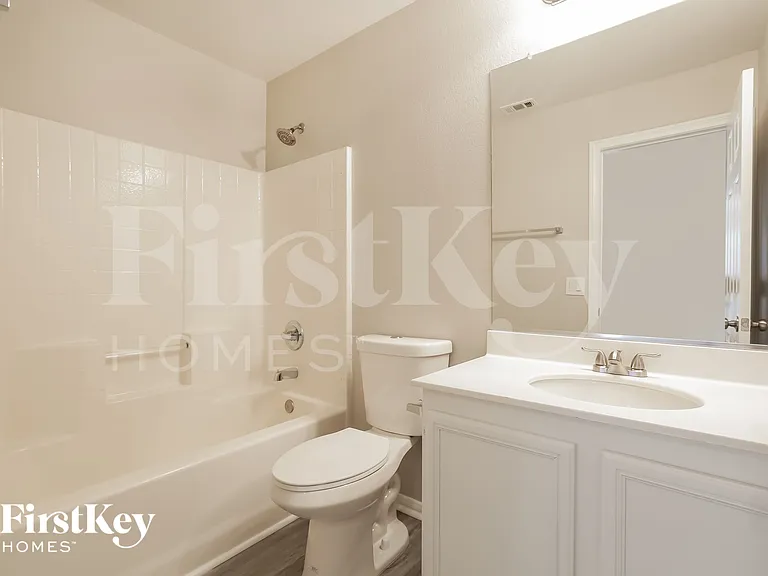 10219 Falling Needle Ave — Photo 13
