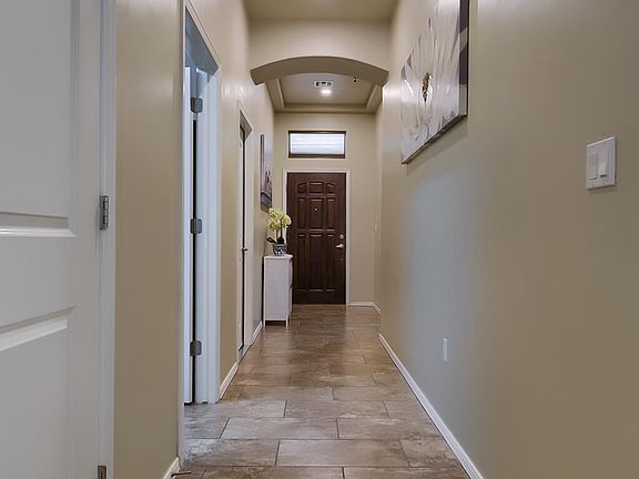 5th image of 216 Saltford Dr