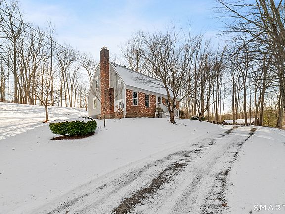 3rd image of 672 Old Waterbury Road