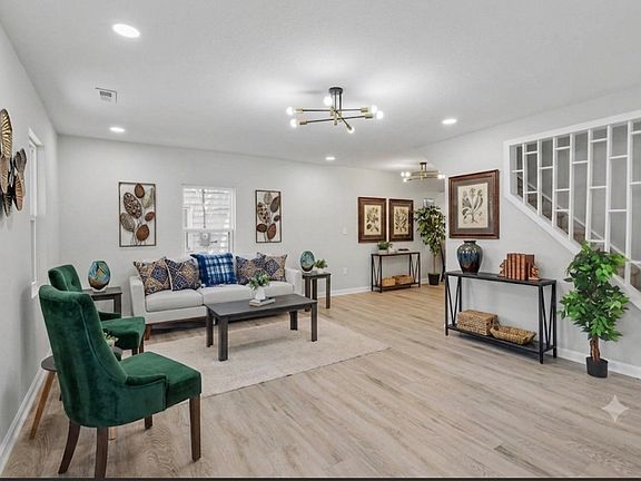 3rd image of 629 Chapel St