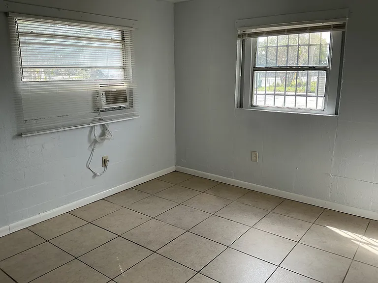 621 W South St #1 — Photo 4