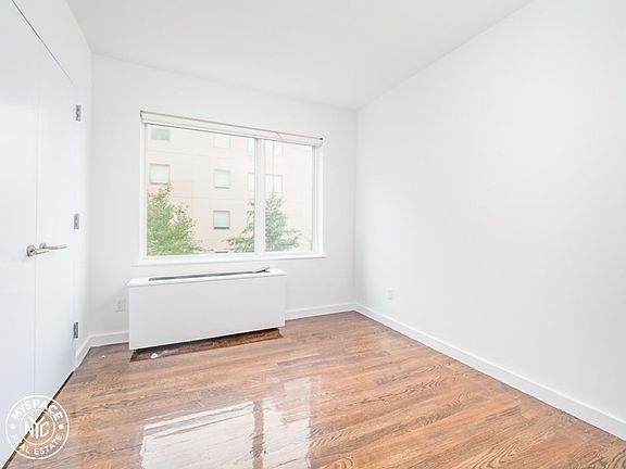 5th image of 1209 Dekalb Ave APT 409