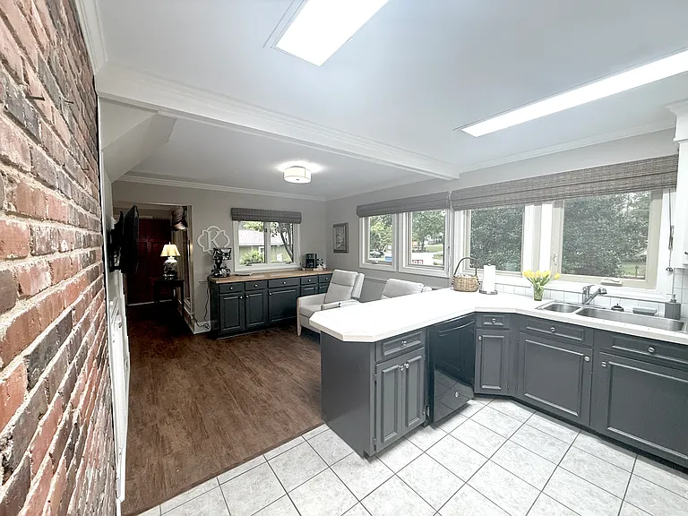 121 Cooper Cir — Photo 9