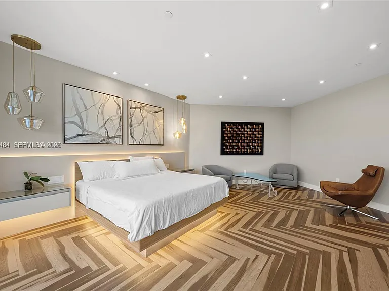 60 Edgewater Dr #11F — Photo 10