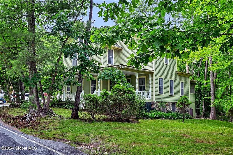3rd image of 40 Goodman Avenue