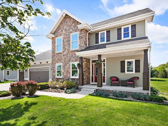 2nd image of 245 Stone Bridge Cir