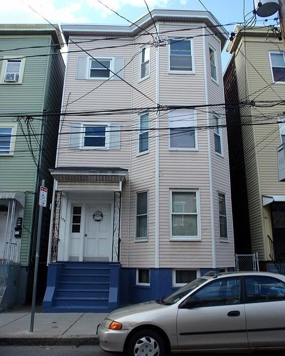 1st image of 136 Saratoga St #2