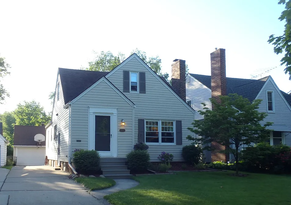 2640 Sherbrooke Rd photo 1