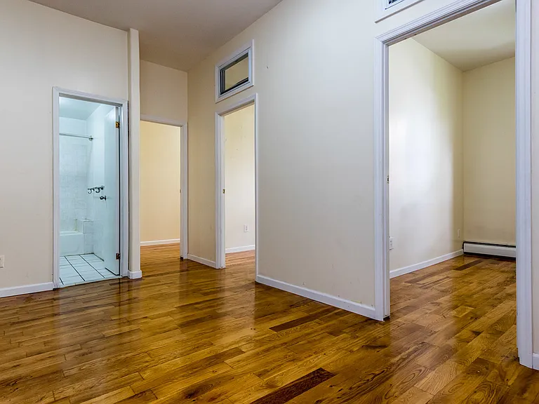 229 Jefferson St #2R — Photo 3