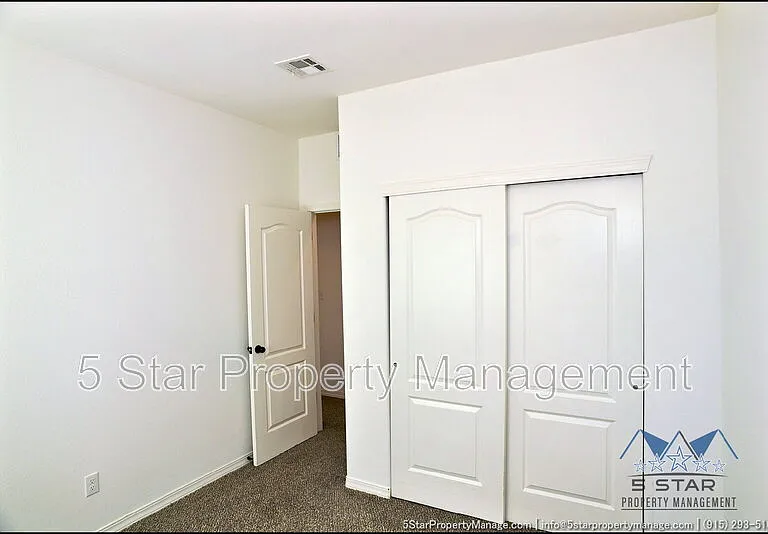 781 Croxdale St — Photo 32